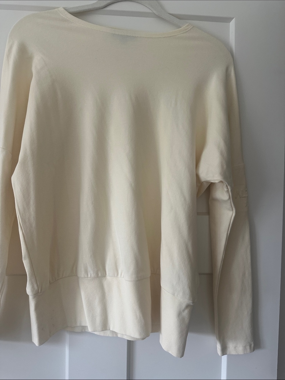 ALEEZA PARIS Cream Women's Lightweight Pullover Sweater